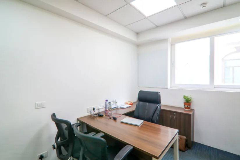 Workspaces by Innova H-57